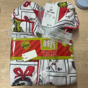 Toddler Dr. Seuss' How the Grinch Stole Christmas 2T Allover Print Pajama Set